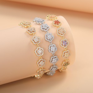 Bracelet en cristal en forme de fleur, alliage de cuivre, micro-insertion, bijoux pour femmes à porter au quotidien - Product Image 1
