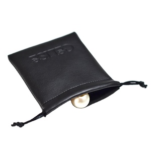 Bolsa de Piel Sintética Negra Pequeña con Cordón y Logotipo Grabado Personalizado para Empaque de Relojes y Joyería - Product Image 5