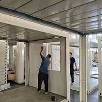 Bâtiment de dortoir modulaire préfabriqué en acier à deux étages avec balcon et escalier pour camp de travail, chambre d'hébergement ou utilisation en parc