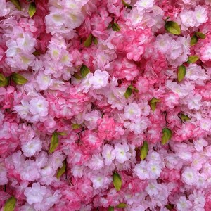 Mur floral extérieur imperméable et résistant aux UV, idéal pour les fêtes de jardin, les mariages sur la plage et la décoration de patio et de maison. - Product Image 4