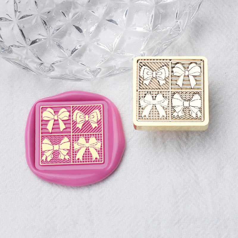 Design nœud papillon (carré multicouche 2,5 cm)