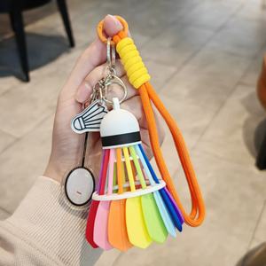Pendentif de raquette de badminton en acrylique coloré de grande taille pour les amateurs de sport, fait main, pour sangle de téléphone, breloque de sac à main, porte-clés de badminton - Product Image 3