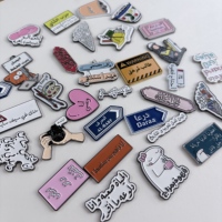 Stock usine disponible : Pin's en émail souple personnalisable, gravé sur mesure, motifs variés, thème arabe, autocollant décoratif personnalisé pour téléphone