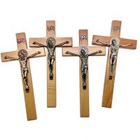 Crucifix croix en bois Jésus suspendu religieux inspirant INRI