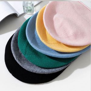 Vente en gros de bonnets en laine mérinos d'Australie, sans couture, couleur unie, pour femmes et hommes - Product Image 1