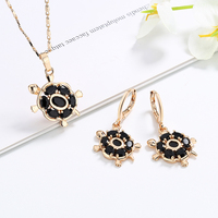 Ensemble de collier et de boucles d'oreilles avec pendentif tortue, bijoux en zircone cubique plaqués or 18 carats, ensemble de bijoux pour femmes en laiton