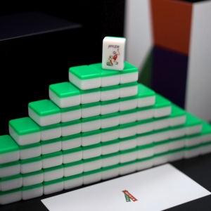 Jeu <span class=keywords><strong>de</strong></span> Mahjong Américain Imprimé Football, 160 Tuiles Lisses et Arrondies avec Supports et Poussoirs pour le Divertissement Familial - Product Image 4