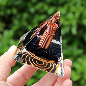 Pirámide de Cristal de Resina Epoxi, Adorno de Escritorio con Bobina de Cobre, Diseño Feng Shui, Decoración para el Hogar, Regalo - Product Image 3