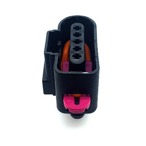 Conector del Sensor de Flujo de Aire 6N0973705 de 4 Posiciones, Plástico Negro para Autos Volkswagen Passat, Golf y Jetta - Product Image 3