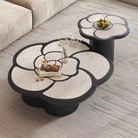 Ensemble de tables basses en forme de fleur, placage noyer, base cannelée ronde, table d'appoint rétro style mid-century pour la maison