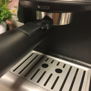 Porte-filtre pour <span class=keywords><strong>machine</strong></span> à café en alliage de 51 mm, portafilter sans fond avec poignée en bois/plastique, <span class=keywords><strong>accessoire</strong></span> professionnel - Product Image 6