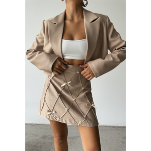 Jupe crayon droite en cuir beige et lin avec design bandage, ruban perlé et décoration à paillettes - Product Image 6