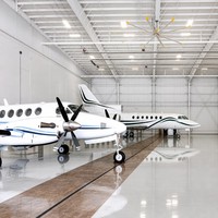 Hangar préfabriqué en structure métallique pour le stockage d'avions et les projets de construction d'installations aéronautiques