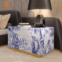 Table de Chevet de Luxe en Porcelaine Bleue et Blanche à Motifs, Base Dorée, Meuble Décoratif pour Hôtel, Villa, Projet de Chambre, Table d'Art Décorative