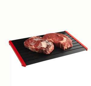 Plateau de décongélation ZISZIS noir en aluminium et silicone, antidérapant, écologique, pour une décongélation plus rapide de la viande et des aliments surgelés - Product Image 2