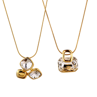 Pendentifs pour femmes en acier inoxydable plaqué or 18 carats, style vintage, avec grand zircon incrusté et imitation perle, chaîne serpent