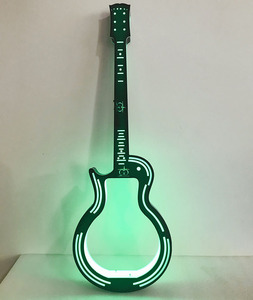 맞춤형 기타 모양 LED 병 진열대 아크릴 조명 주류 장식용 속이 빈 프레임 와인 디스플레이 스탠드 글로우 디스플레이 - Product Image 2