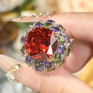 Bague de déclaration luxueuse en pierres précieuses arc-en-ciel, plaquée argent 18 carats, avec accents de zirconiums multicolores pour femme - Product Image 3