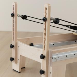 Jereathy Reformer en bois de différentes couleurs, Pilates Reformer pour la maison, tendance industrielle 2026, Reformer professionnel à piste complète - Product Image 3