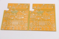 Çin OEM PCB Üreticisi 2'li Panel Yüksek Akımlı Ses Amplifikatörü PCB'si Sarı Lehim Maskesi ile