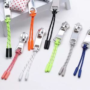 2025 Hot Sale Custom Logo Detachable Backpack Clothes Rubber Pvc Tpu Double Clipped Zipper Head Pendant Rope Cord Puller