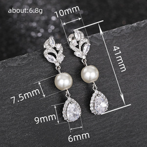 Eleganti Orecchini Vintage a Goccia con Perle e Fiori per Donne, Gioielli Pendenti Lunghi a Forma di Fiore - Product Image 4
