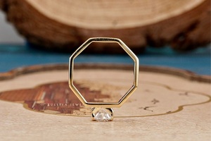 Anillo de mujer con engaste de bisel abierto redondo y forma hexagonal, diseño elegante y moderno con piedra preciosa brillante, perfecto para el día a día. - Product Image 5