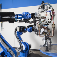 Robot industriel manipulateur YASKAWA, machine de soudage par points SP165, plaque métallique pour batterie