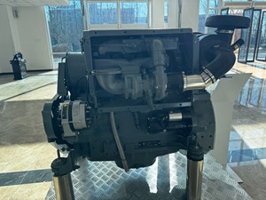 Moteur diesel refroidi par <span class=keywords><strong>air</strong></span> Deutz série 913 68kw-78kw BF4L913, ensemble 4 cylindres pour générateur, <span class=keywords><strong>pompe</strong></span> <span class=keywords><strong>à</strong></span> eau, machines agricoles - Product Image 5