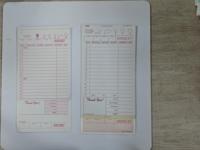 Bloc de commandes de restaurant et d'hôtel en deux exemplaires pour serveurs, avec feuilles agrafées pour noter les commandes de plats, bloc de cuisine et feuille de factures client