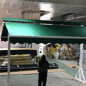 Mái hiên ban công bướm hai mặt có thể thu vào với khung nhôm cho không gian văn phòng và sân vườn - Product Image 1