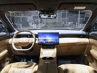 Dongfeng Aeolus L8 2026, SUV PHEV 5 portes, autonomie électrique NEDC 155 km, batterie LFP 30,3 kWh, charge rapide, véhicules électriques pour usage familial quotidien
