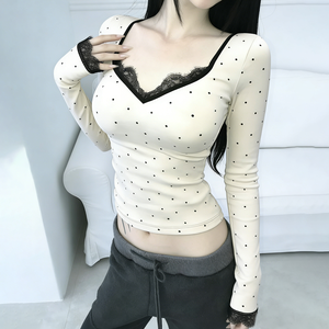 Top de Punto con Estampado de Puntos, Corte Ajustado, Estilo Dulce y Femenino, Cuello en V, Detalles de Encaje, Impresión Digital, Estiliza y Favorece la Figura - Product Image 2