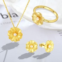 Perhiasan kustom Oem anting kancing antik mutiara air tawar perak murni 925 berlapis emas 18K bentuk bunga mewah untuk wanita