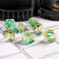 Jeu de dés personnalisé du MDN Donjons et dragons RPG polyédriques 7 pièces dés en résine verte SharpEdge SidesLiquid Pattern D6 D20 Dice Set