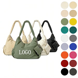 Sac à main matelassé en nylon doux et léger, style nuage, pour femmes, avec petites pochettes assorties - Product Image 1