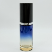 Pompe d'escalier argentée de luxe à prix d'usine et couvercle noir Fondation de 35ml Bouteille en verre dégradé jaune et bleu