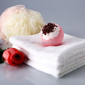 Offre Flash Marché en Ligne Mondial Ensemble Cadeau Mère-Fille : Mug, Bougie Parfumée, Serviette, Savon, Balle de Bain, Masque pour les Yeux et Bombes de Bain - Product Image 2