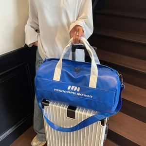 2025 Waterproof PU <b>Leather</b> Travel Fitness Yoga <b>Bag</b> Shiny Silver Travel Tote <b>Bags</b> Customized Luggage Storage <b>Bags</b> - Product Image 3