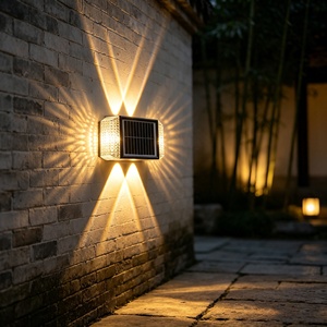 ไฟติดผนังโซลาร์เซลล์แบบไดโอดสำหรับภายนอกอาคาร IP65 ส่องขึ้นลงได้ 4+4 LED กำลังไฟ 8 วัตต์ พร้อมไฟติดผนังโซลาร์เซลล์เพื่อความปลอดภัยภายนอกอาคาร - Product Image 2