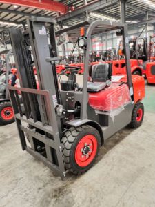 Carretilla elevadora de combustión interna con motor diésel 3,5 T directo de fábrica con mástil de 3m para uso agrícola en terrenos - Product Image 6