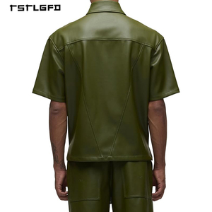 Ensemble short en similicuir sur mesure OEM vert olive avec chemise zippée oversize pour homme et ensemble de tenue en cuir PU mat de luxe - Product Image 2
