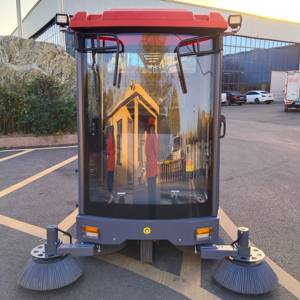 Nueva barredora y secadora de carreteras autopropulsada a batería, eficiente, con cepillos dobles - Product Image 4