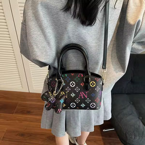 Nouveaux sacs fourre-tout de luxe personnalisés avec logo imperméable pour femmes, sacs à main à poignée supérieure - Product Image 6