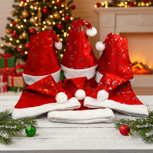 Chapeau de Noël en flanelle écologique de haute qualité, estampé or, avec impression de Père Noël, d'étoiles et de flocons de neige - Product Image 1