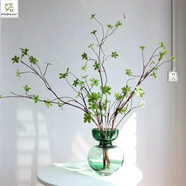 ประดิษฐ์ 3D Enkianthus Perulatus ญี่ปุ่นใบสาขาสัมผัสจริงพืชสีเขียวสําหรับงานแต่งงานตกแต่งบ้านตาราง