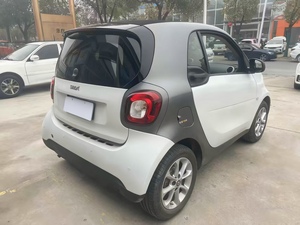 <span class=keywords><strong>Smart</strong></span> <span class=keywords><strong>Fortwo</strong></span> Pure 1.0L Hardtop d'occasion 2015 - Conduite réactive, fonctionnalités intuitives, bien entretenu, prêt à l'exportation, berline - Product Image 5