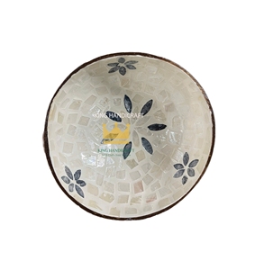 Cuencos de Coco Pulidos y Decorados con Incrustaciones de Madreperla para Servir Alimentos, Ensaladas y Helados, Hechos por Artistas Expertos - Product Image 4