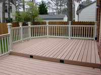 Planches de terrasse en WPC durables à trous carrés 21x145mm pour usage extérieur