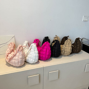 Hermosos Bolsos Cruzados de Hombro para Mujer, Bolsos de Mano Acolchados con Pliegues, Bolsos de Hombro de Algodón con Burbujas para Mujer - Product Image 6